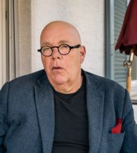 Hombi auf dem Balkon