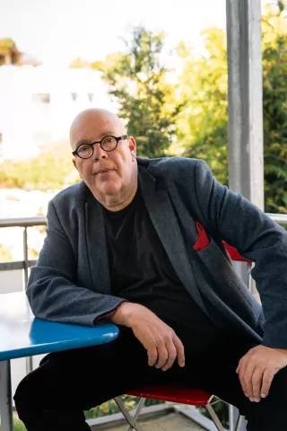 Hombi auf dem Balkon