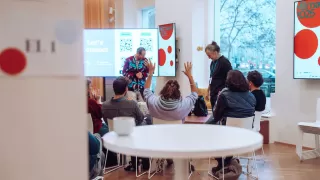 Silvan und Ralph beim Präsentieren