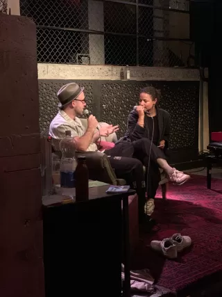 Dominik I. aus Luzern im Interview mit Ondine Riesen im Neubad